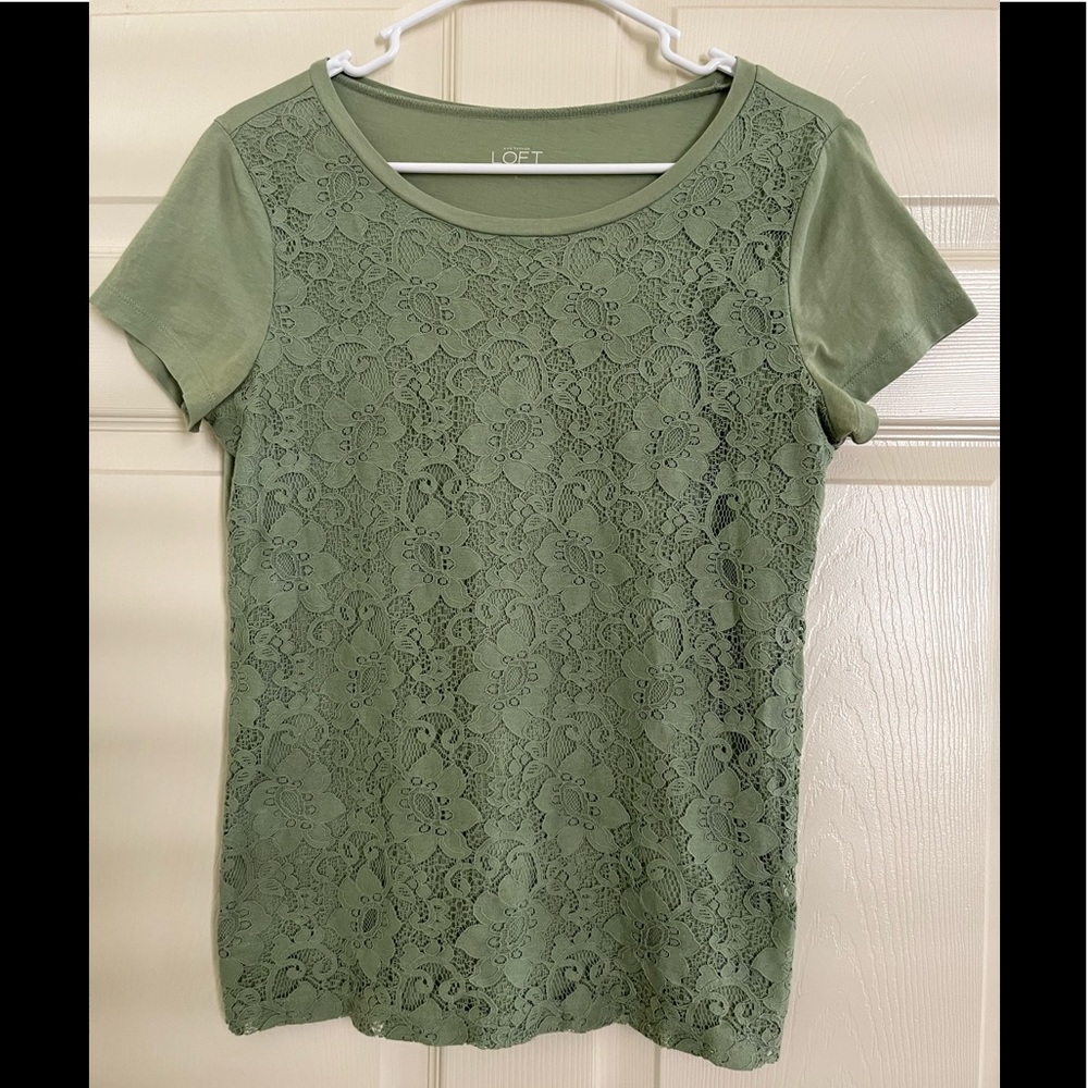 LOFT lace top with short sleeves